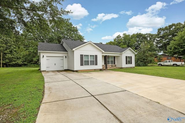 2630 Barkley Bridge Road SW, Hartselle, AL 35640