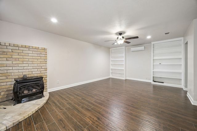 1701 Timbers Drive, Irving, TX 75061