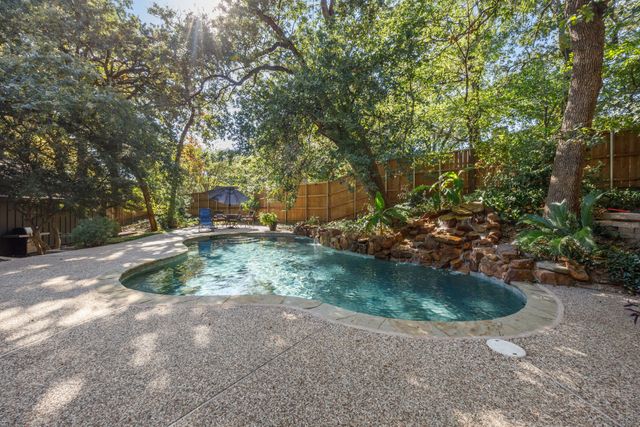 1701 Timbers Drive, Irving, TX 75061