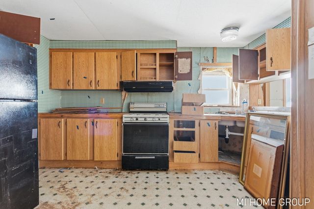 5525 Highland Avenue, Lee Twp, MI 49450