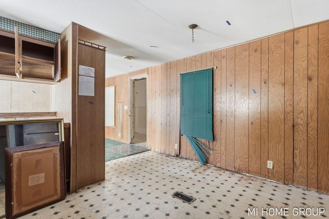 5525 Highland Avenue, Lee Twp, MI 49450