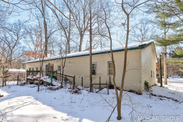 5525 Highland Avenue, Lee Twp, MI 49450