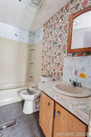 5525 Highland Avenue, Lee Twp, MI 49450