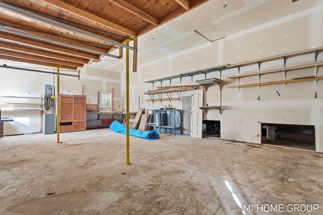 5525 Highland Avenue, Lee Twp, MI 49450