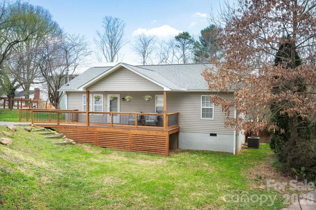 60 Huffman Road, Asheville, NC 28806