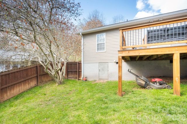 60 Huffman Road, Asheville, NC 28806