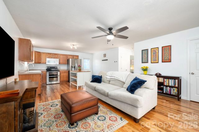 60 Huffman Road, Asheville, NC 28806