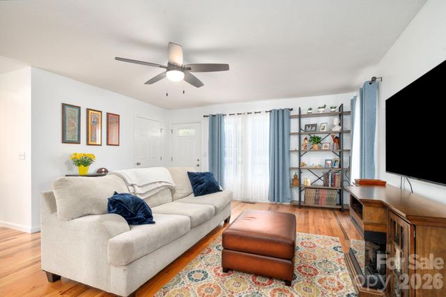 60 Huffman Road, Asheville, NC 28806