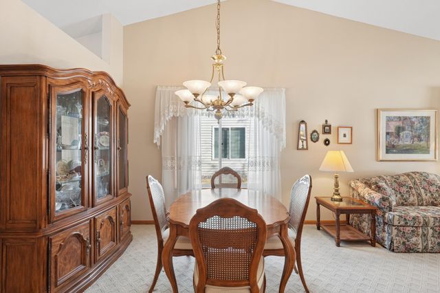 2853 Aldrich Trail, Woodbury, MN 55125