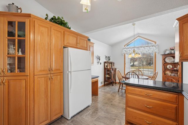 2853 Aldrich Trail, Woodbury, MN 55125