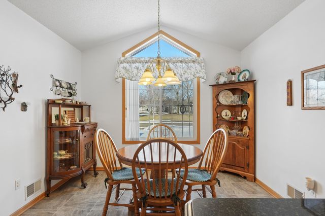 2853 Aldrich Trail, Woodbury, MN 55125