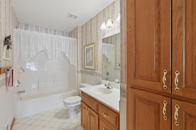 2853 Aldrich Trail, Woodbury, MN 55125