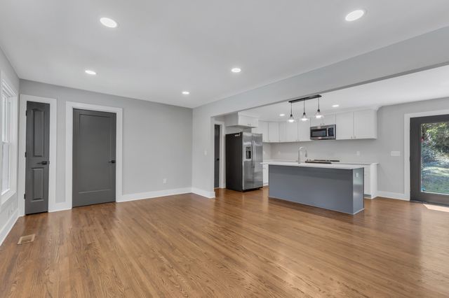 1297 Old Hickory Blvd, Nashville, TN 37207