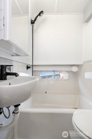 1325 Fairview Avenue N, Seattle, WA 98102