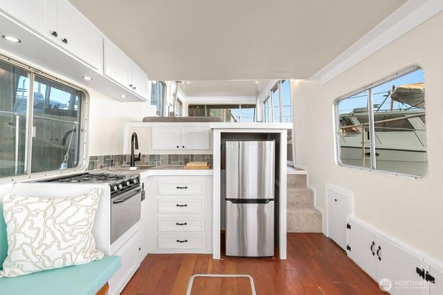 1325 Fairview Avenue N, Seattle, WA 98102