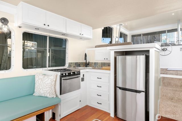 1325 Fairview Avenue N, Seattle, WA 98102
