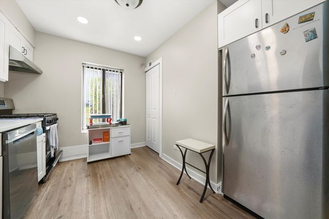 743 E Fullerton Avenue 105, Glendale Heights, IL 60139