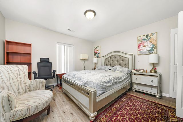 743 E Fullerton Avenue 105, Glendale Heights, IL 60139