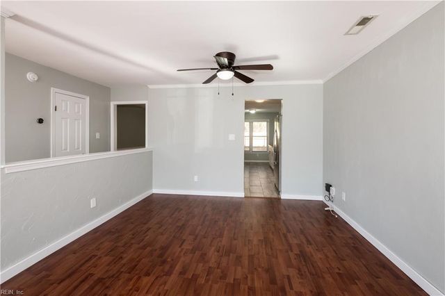 221 Mannings LN, Virginia Beach, VA 23462