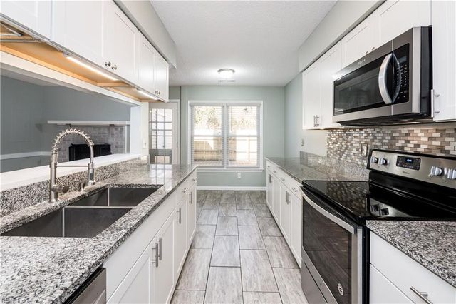 221 Mannings LN, Virginia Beach, VA 23462