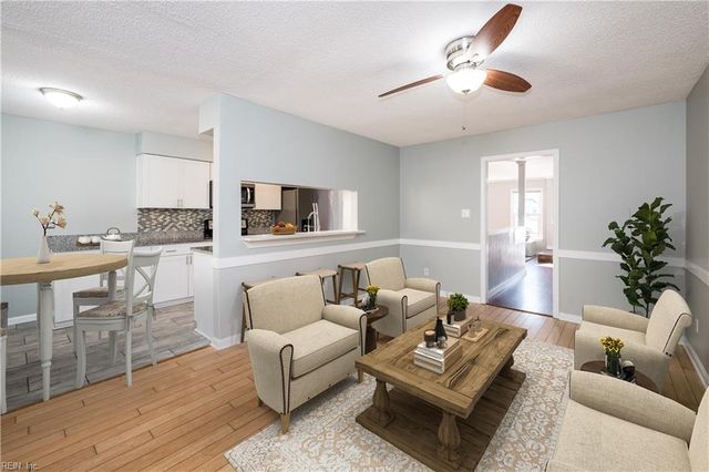 221 Mannings LN, Virginia Beach, VA 23462