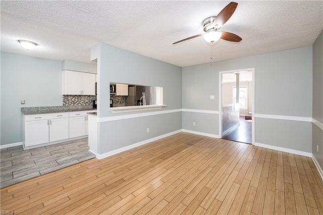 221 Mannings LN, Virginia Beach, VA 23462