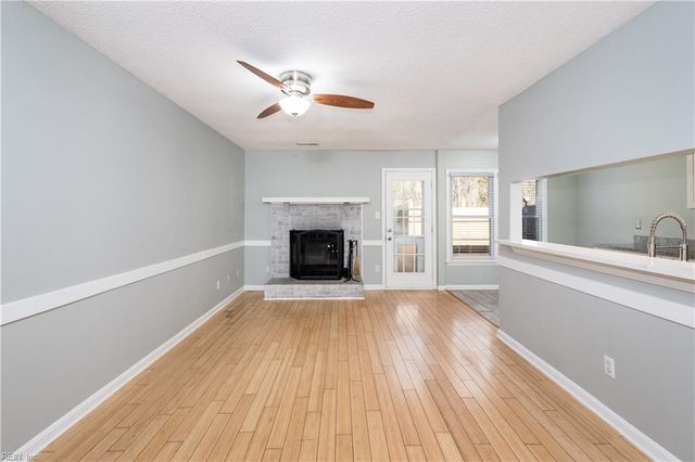 221 Mannings LN, Virginia Beach, VA 23462