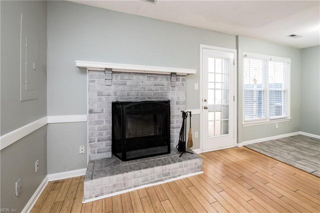 221 Mannings LN, Virginia Beach, VA 23462