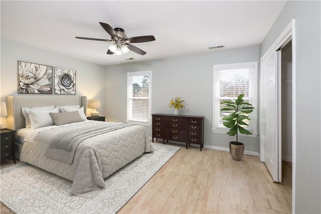 221 Mannings LN, Virginia Beach, VA 23462