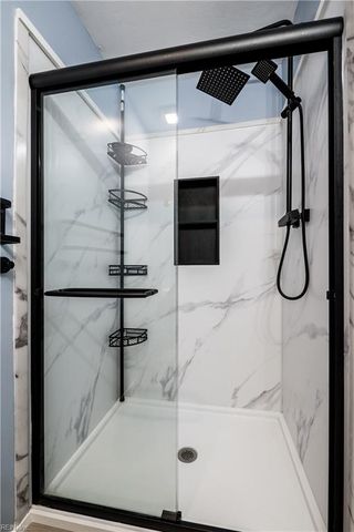 221 Mannings LN, Virginia Beach, VA 23462