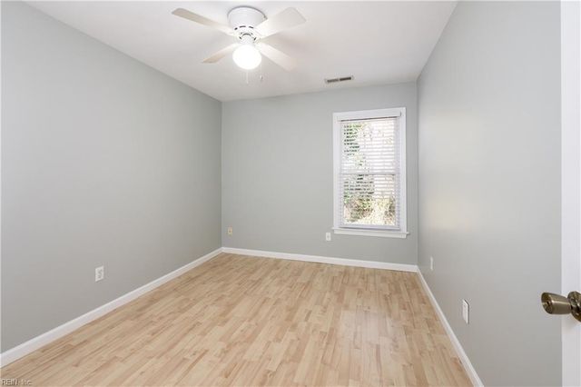 221 Mannings LN, Virginia Beach, VA 23462