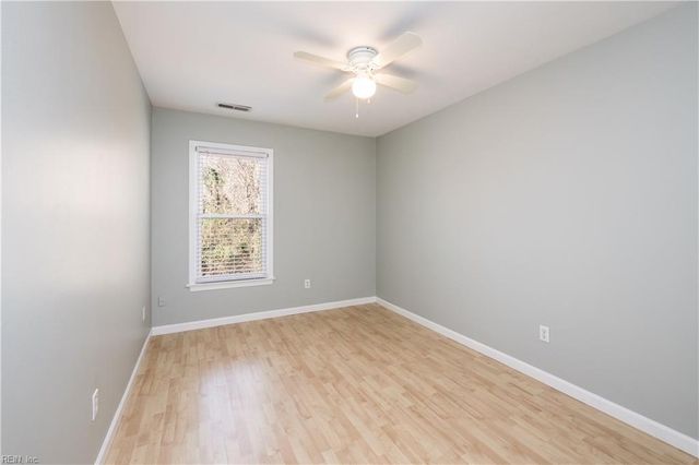 221 Mannings LN, Virginia Beach, VA 23462