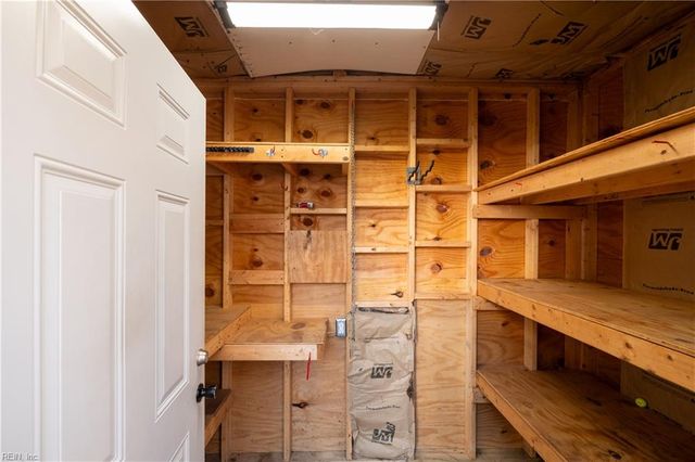 221 Mannings LN, Virginia Beach, VA 23462