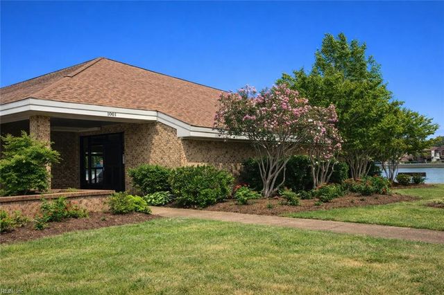 221 Mannings LN, Virginia Beach, VA 23462