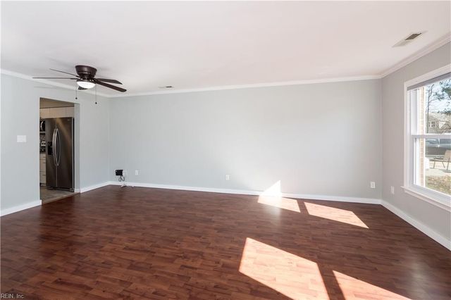 221 Mannings LN, Virginia Beach, VA 23462