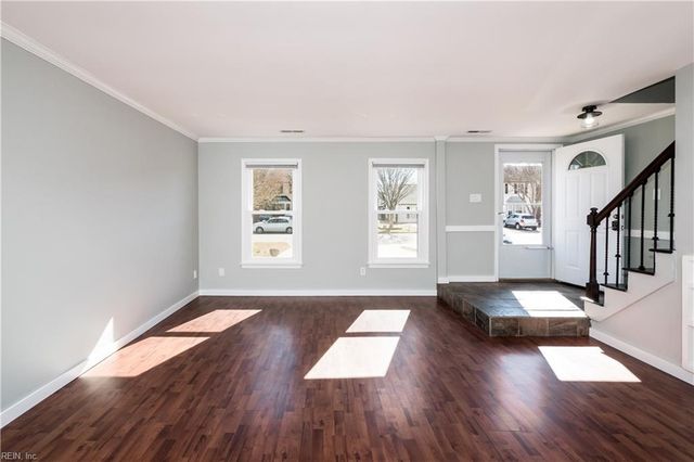 221 Mannings LN, Virginia Beach, VA 23462