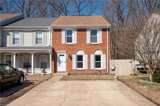 221 Mannings LN, Virginia Beach, VA 23462