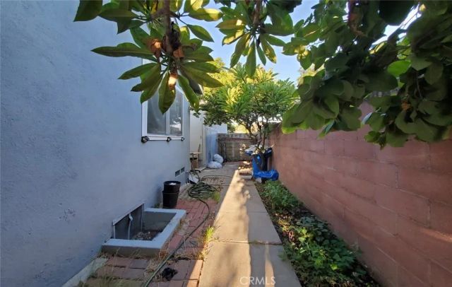 1130 S Douglas Street, Santa Ana, CA 92704