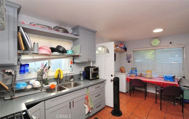 1130 S Douglas Street, Santa Ana, CA 92704