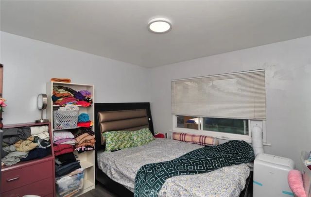 1130 S Douglas Street, Santa Ana, CA 92704