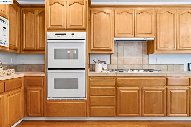 1330 Capri Ct, Livermore, CA 94550