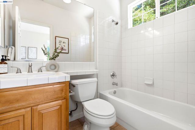 1330 Capri Ct, Livermore, CA 94550