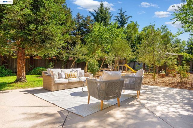 1330 Capri Ct, Livermore, CA 94550