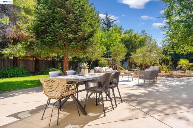 1330 Capri Ct, Livermore, CA 94550