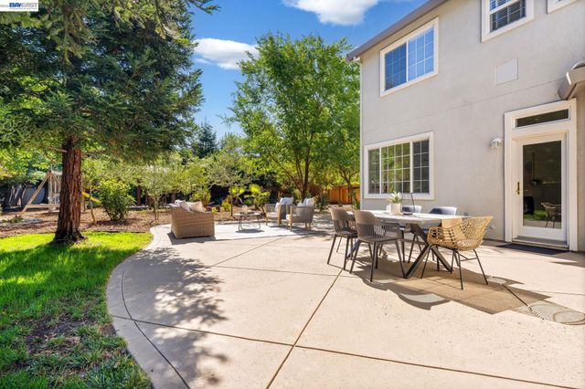 1330 Capri Ct, Livermore, CA 94550