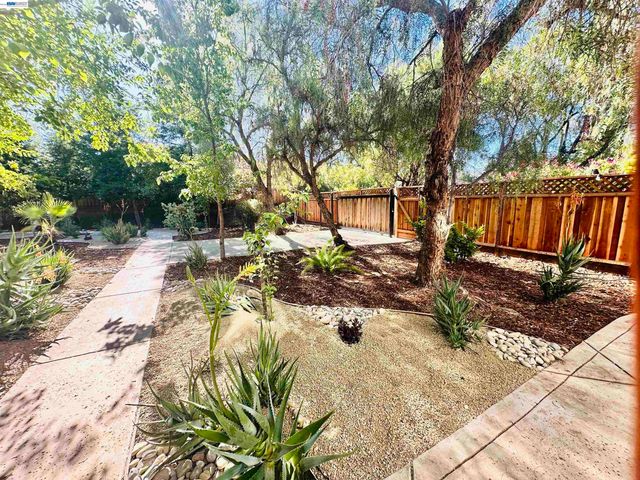 1330 Capri Ct, Livermore, CA 94550