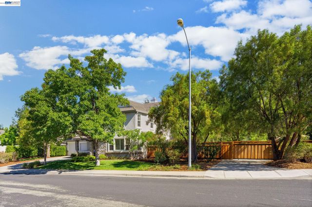 1330 Capri Ct, Livermore, CA 94550