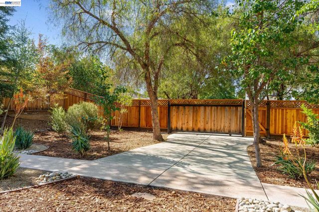 1330 Capri Ct, Livermore, CA 94550