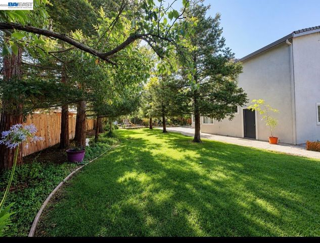 1330 Capri Ct, Livermore, CA 94550