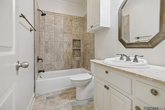 733 Troutbeck Dr, Baton Rouge, LA 70810